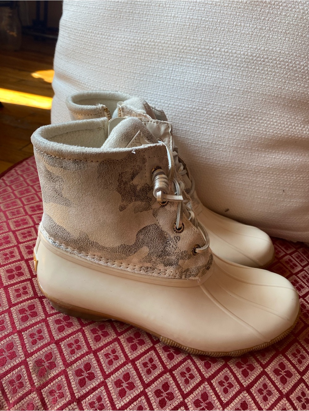 SperryNeutral Camo Duck Boots for Women - Beige/Cream